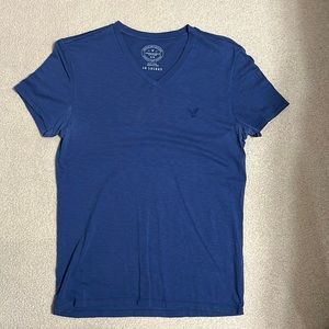 American Eagle Men’s Medium V-Neck!